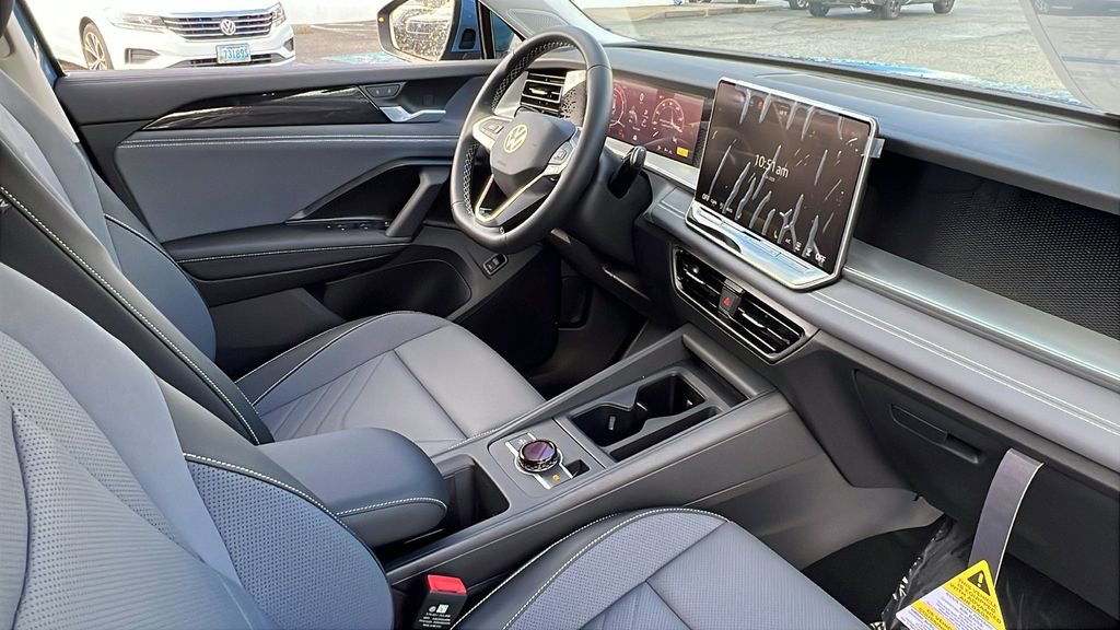 New 2026 Volkswagen Tiguan SE image 11