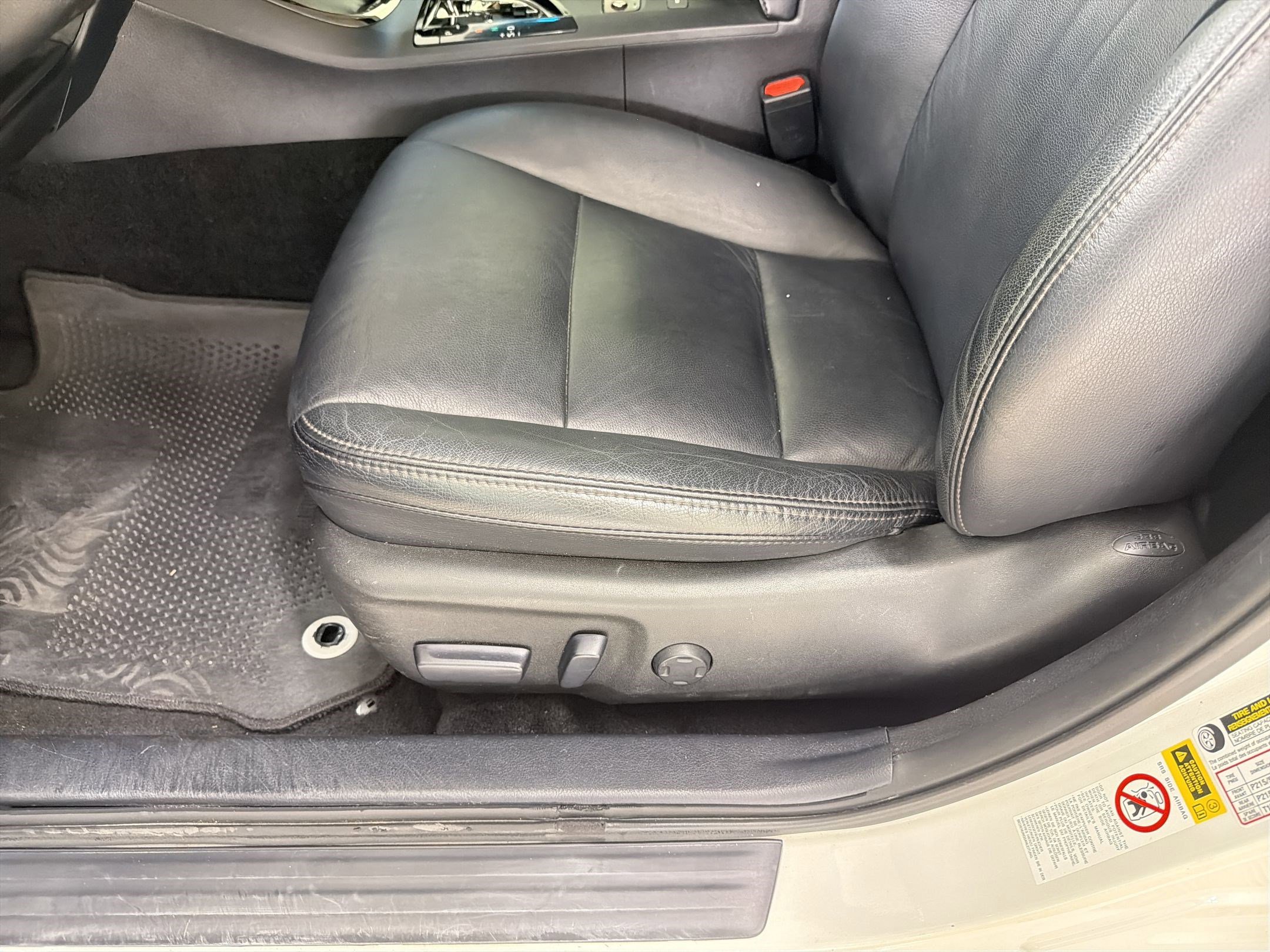 Used 2015 Toyota Avalon XLE image 13