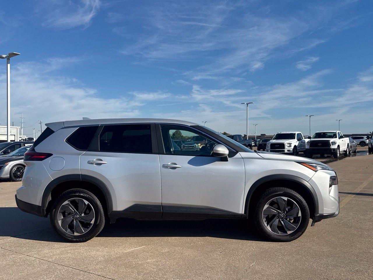 Certified 2025 Nissan Rogue SV FWD image 26