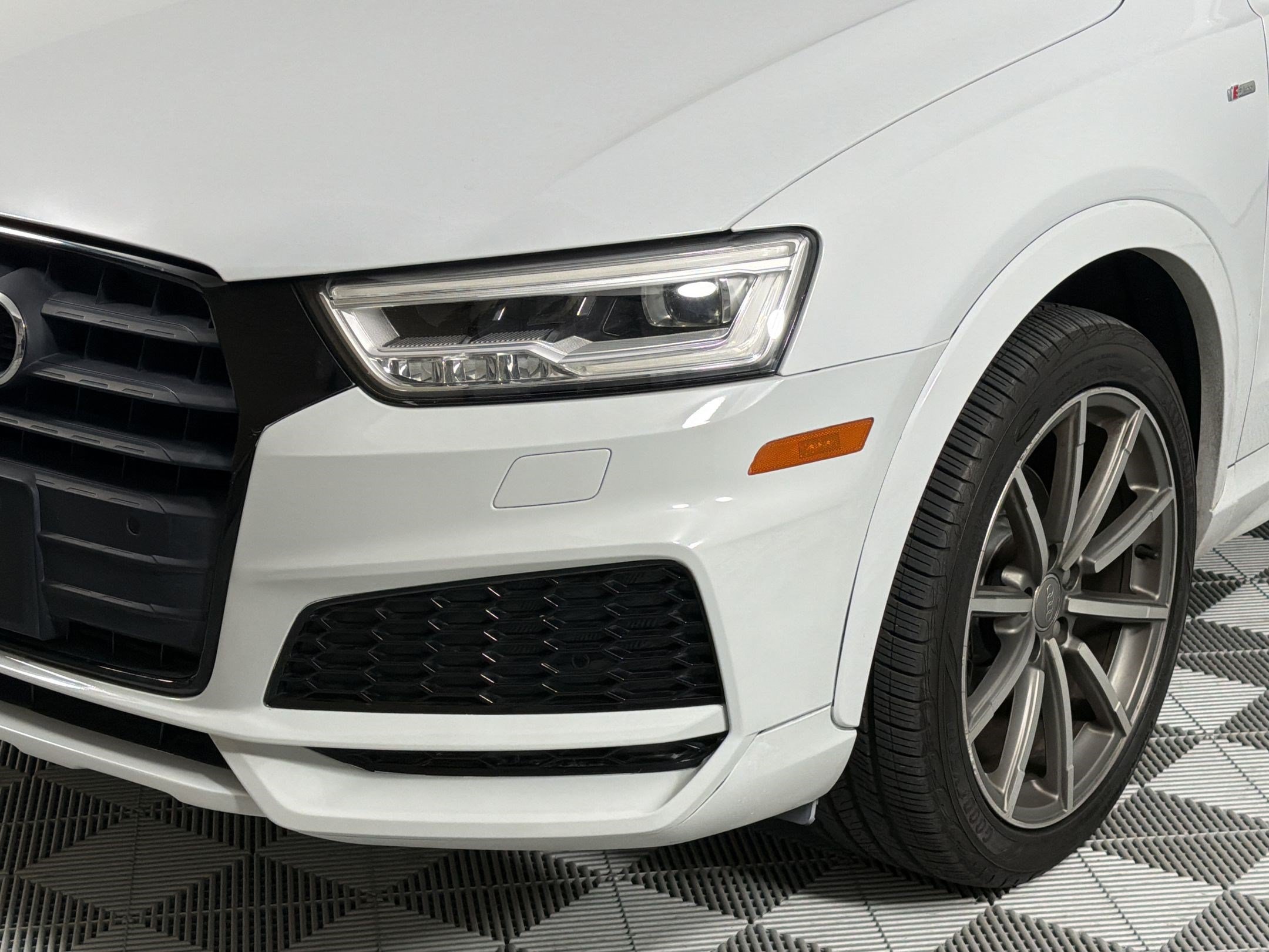 Used 2018 Audi Q3 2.0T Premium Plus w/ Premium Plus Package AWD/4WD image 12