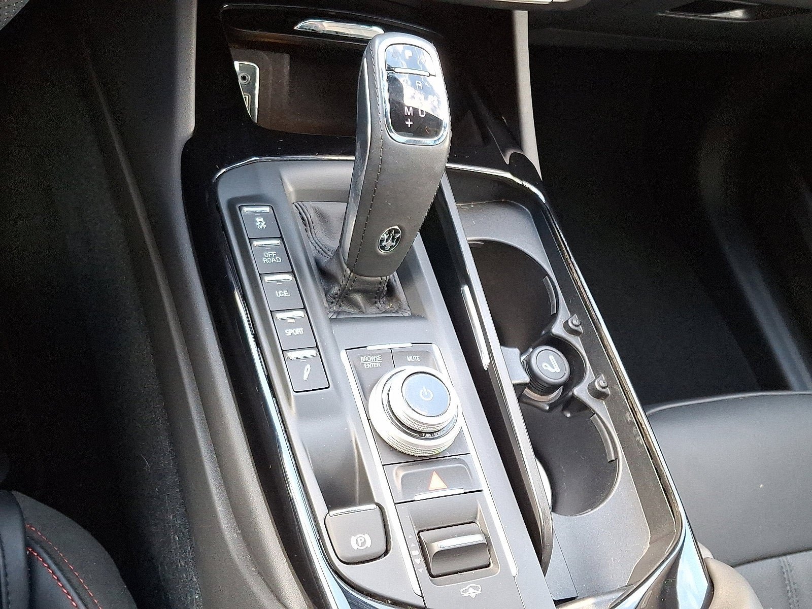 Used 2024 Maserati Levante GT Ultima image 11