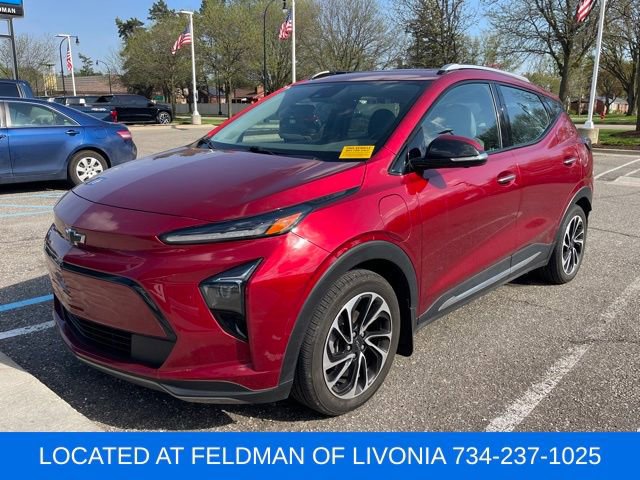 Used 2023 Chevrolet Bolt EUV Premier w/ Sun & Sound Package FWD image 1