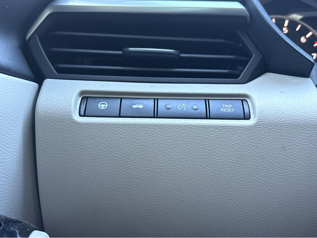 Used 2021 Nissan Altima 2.5 SV w/ SV Premium Package image 9