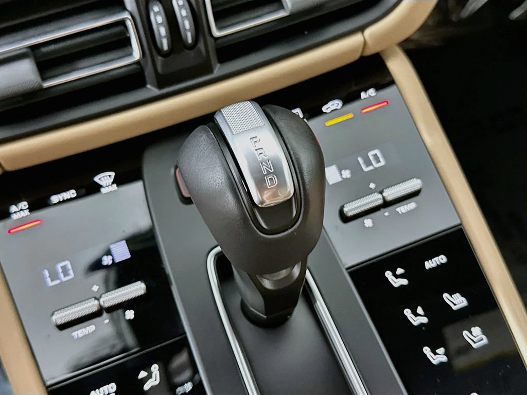 Certified 2026 Porsche Macan AWD/4WD image 19