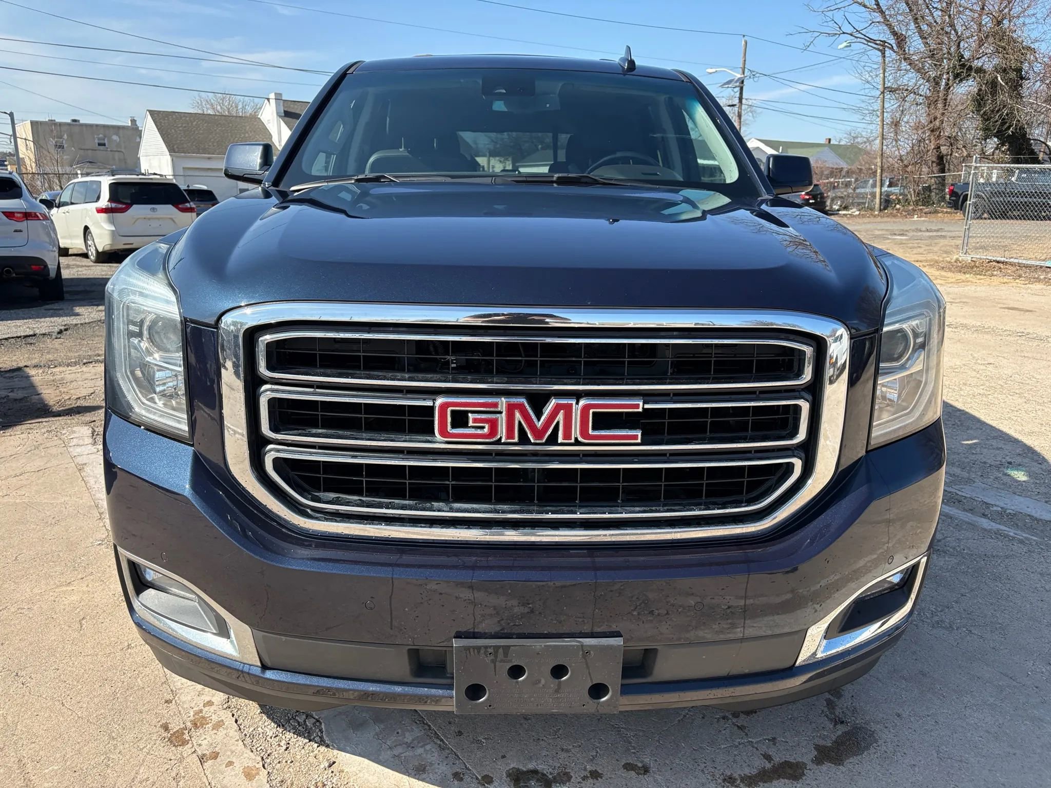 Used 2018 GMC Yukon SLT w/ Open Road Package image 2