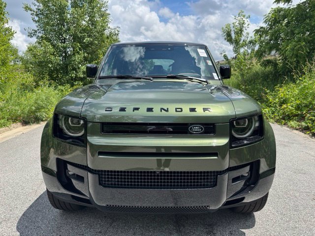 New 2026 Land Rover Defender 110 X-Dynamic SE AWD/4WD image 3
