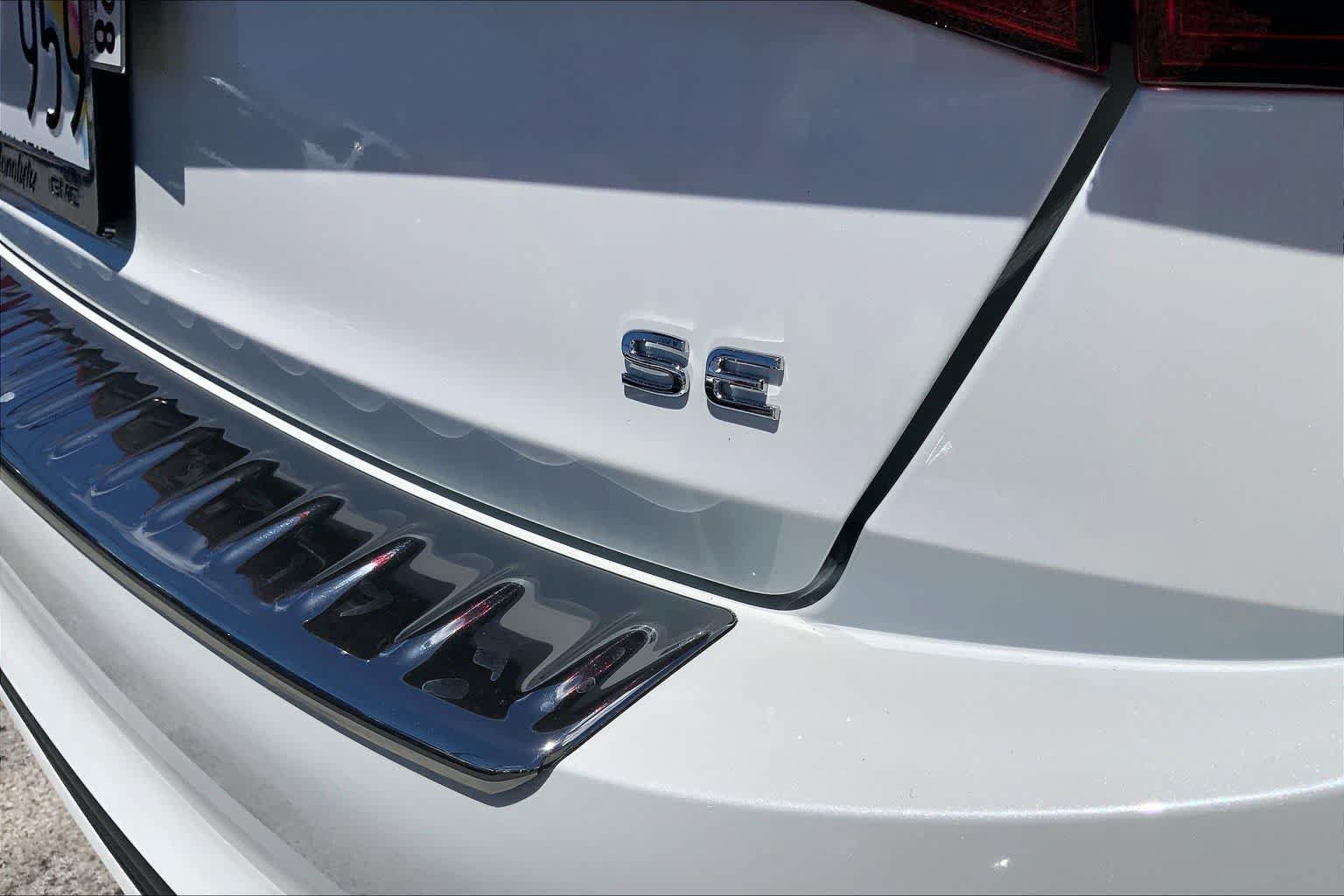 Used 2026 Volkswagen Jetta SE FWD image 7