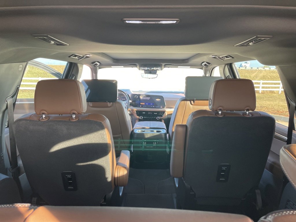 New 2026 Chevrolet Suburban High Country image 36