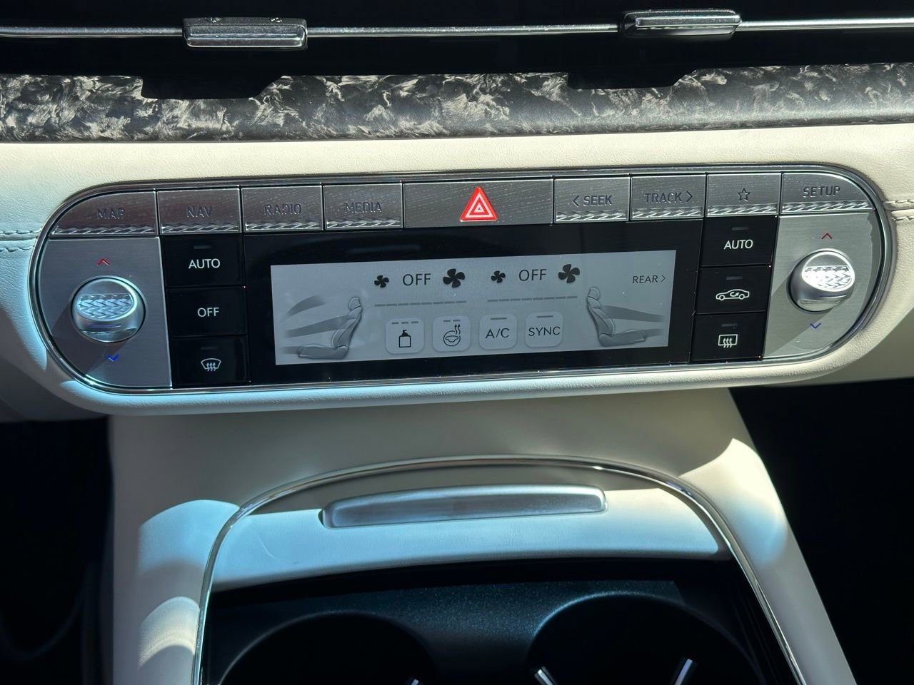 Used 2025 Genesis G90 3.5T image 30