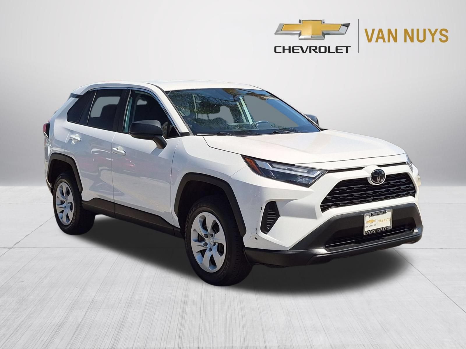 Used 2024 Toyota RAV4 LE AWD/4WD image 3