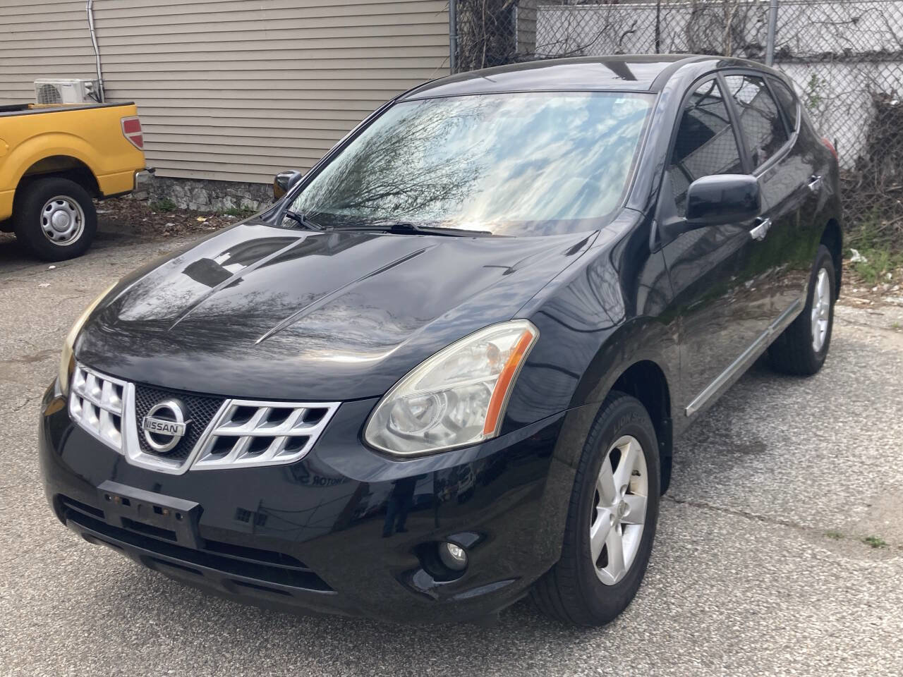 Used 2013 Nissan Rogue S w/ Special Edition Pkg image 1