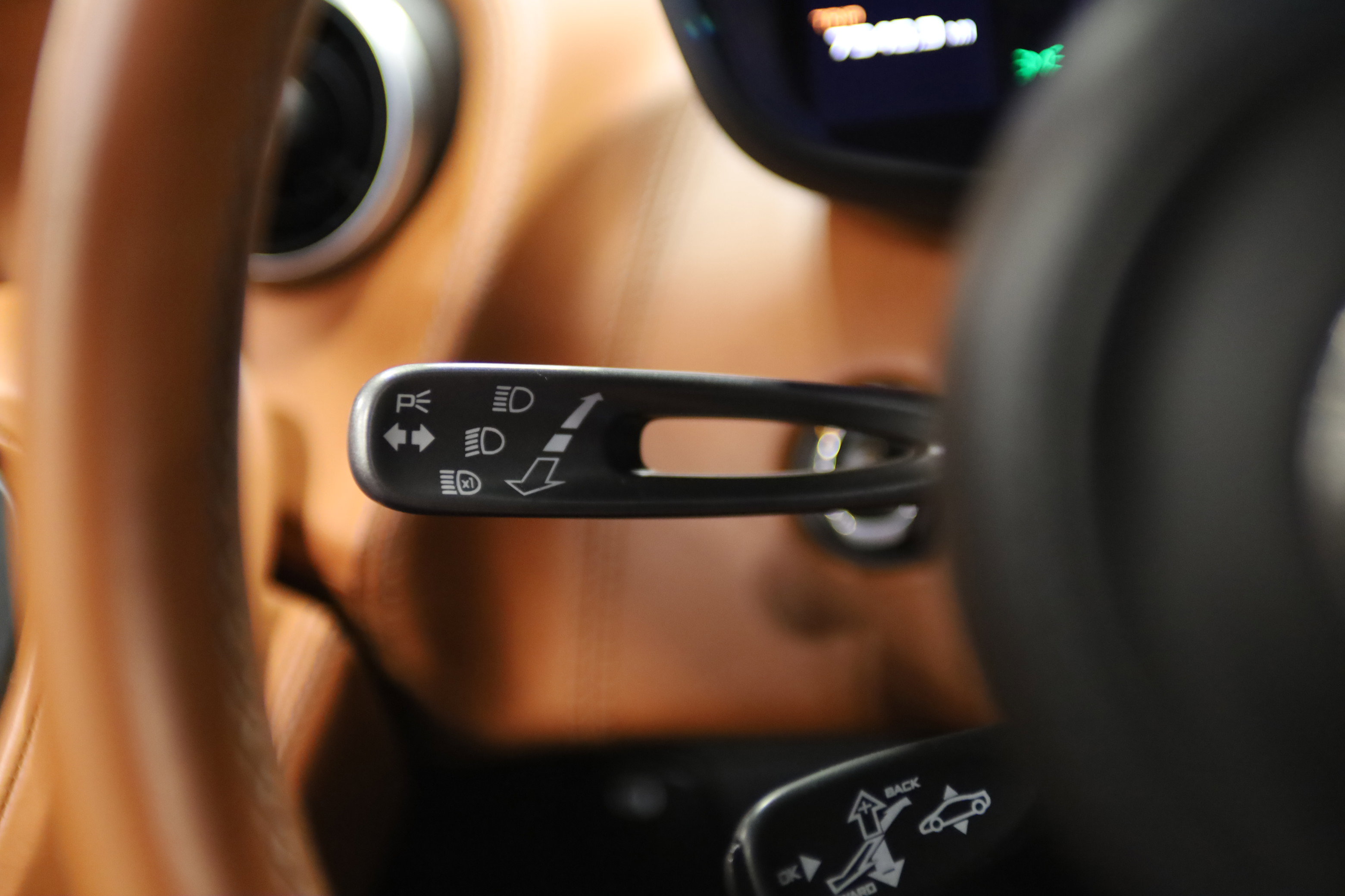 Used 2017 McLaren 570S RWD image 22