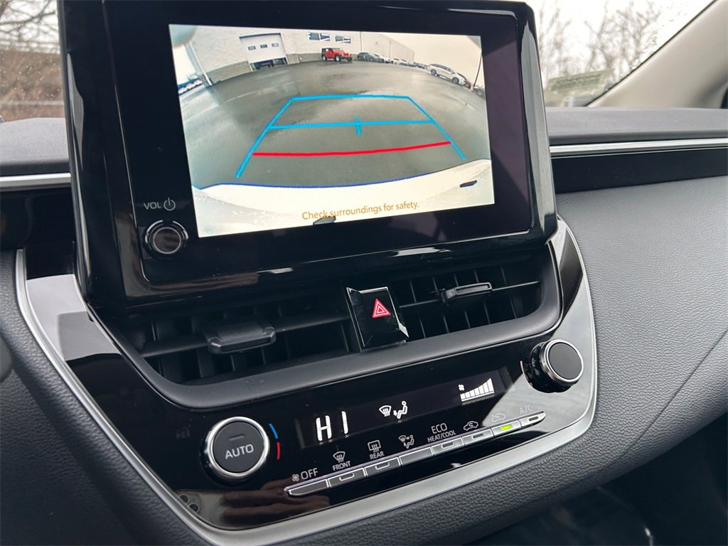 Used 2025 Toyota Corolla LE image 25