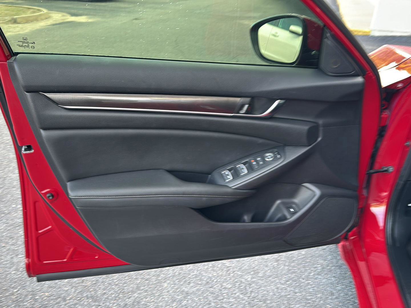 Used 2020 Honda Accord Sport image 14