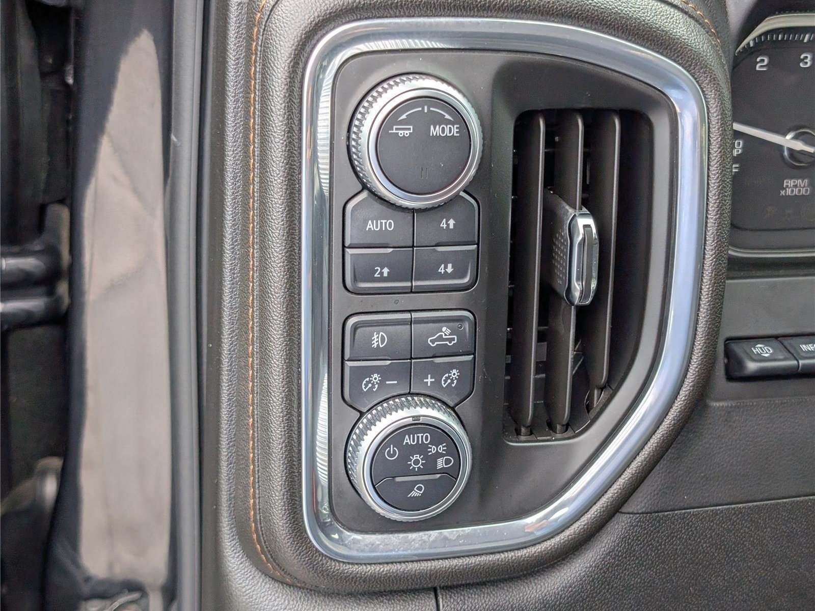 Used 2020 GMC Sierra 1500 AT4 w/ AT4 Premium Package AWD/4WD image 24