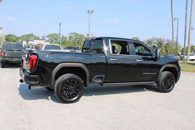 Used 2022 GMC Sierra 2500 Denali w/ Denali Black Diamond Edition AWD/4WD image 14