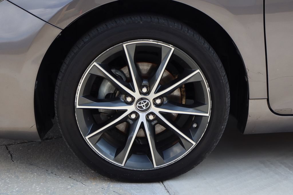 Used 2016 Toyota Camry XSE w/ Advanced Technology Package FWD image 30