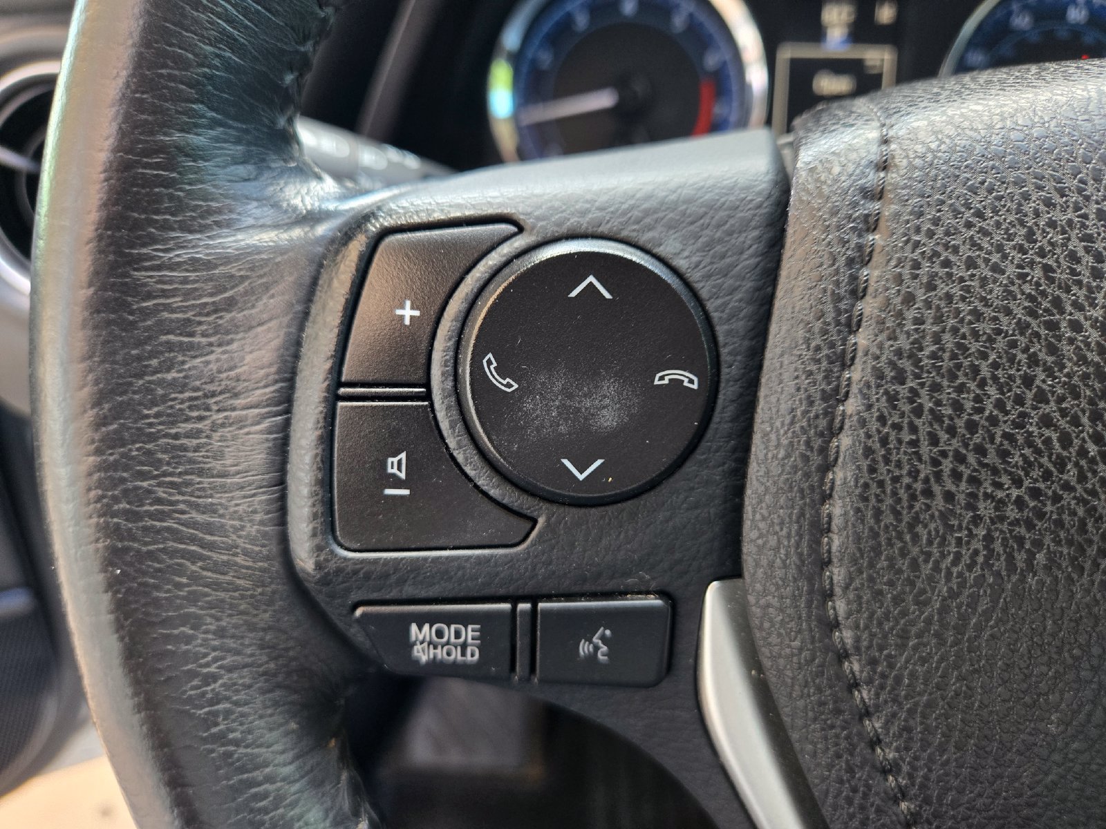 Used 2018 Toyota Corolla XSE FWD image 12