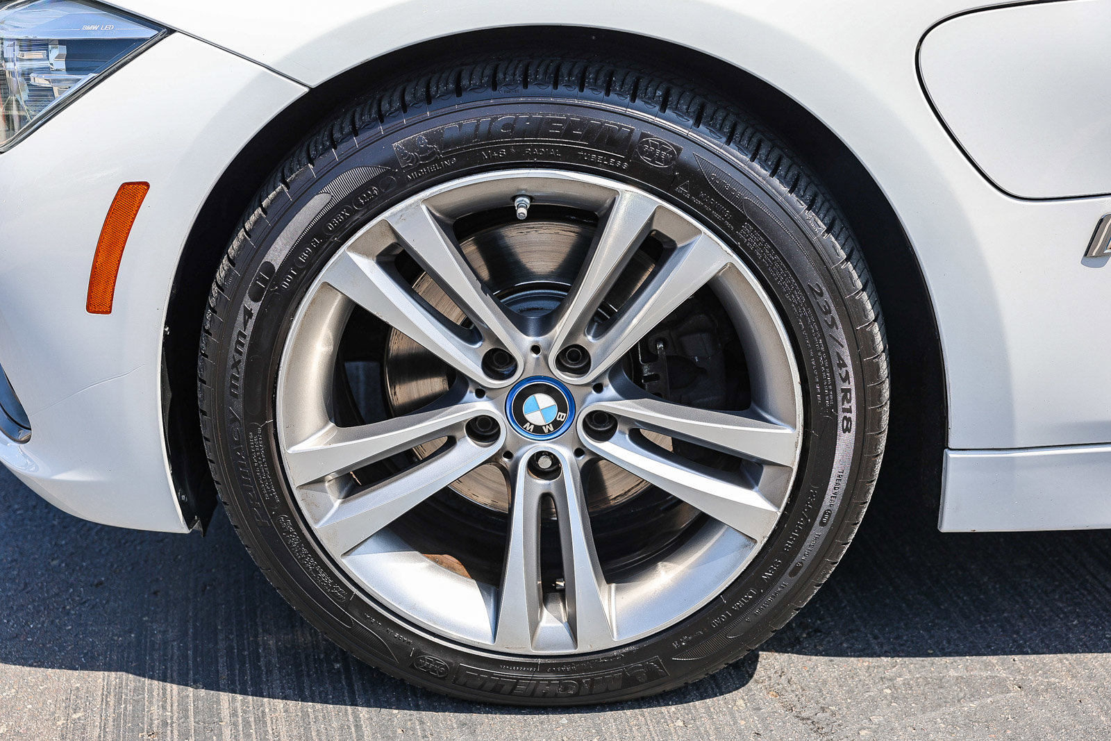 Used 2018 BMW 330e w/ Convenience Package RWD image 29