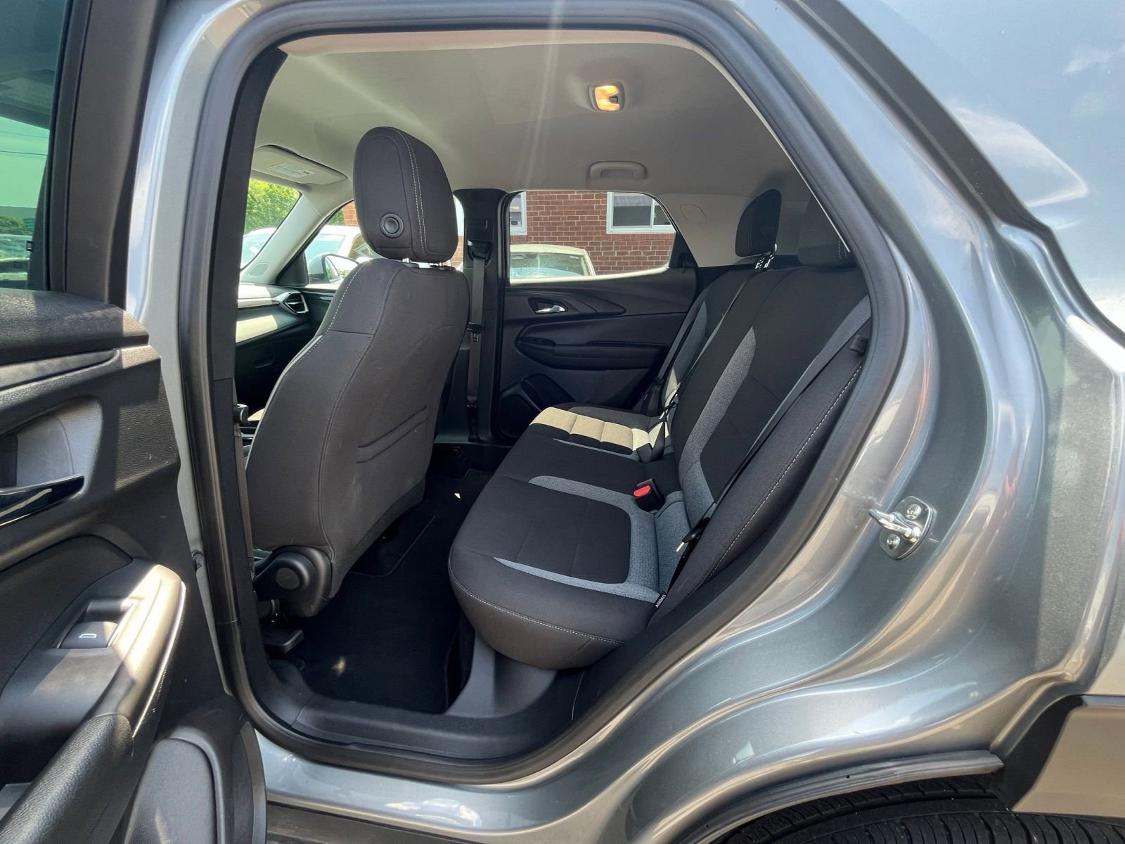 Used 2025 Chevrolet TrailBlazer LT FWD image 23