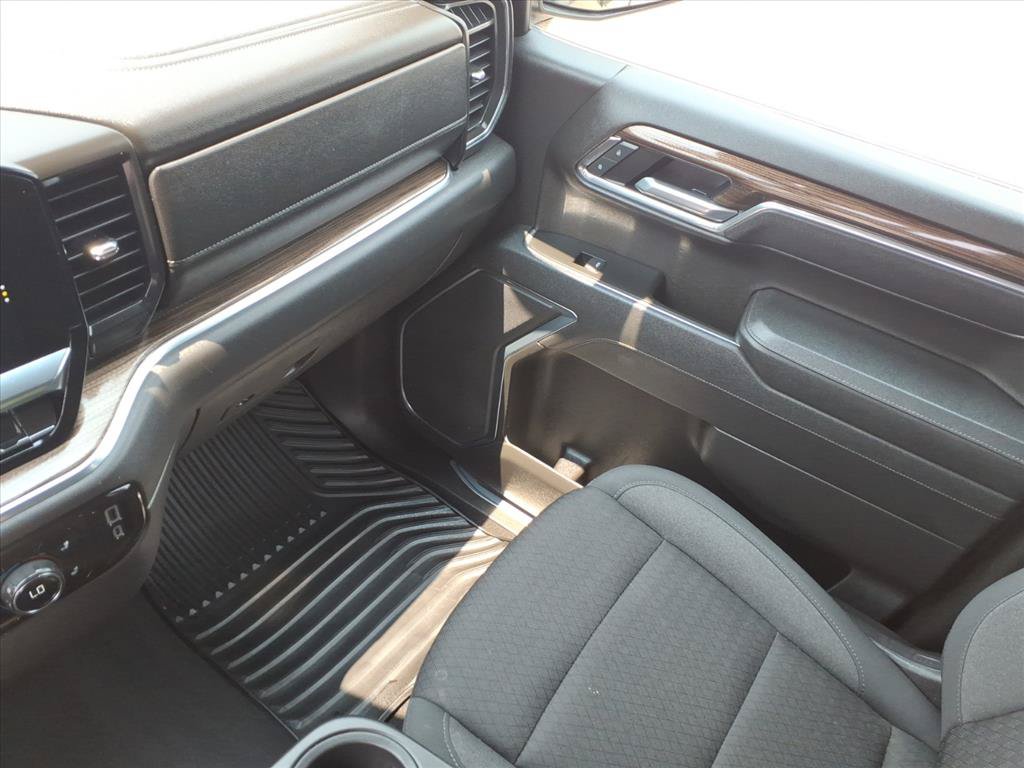 Used 2025 Chevrolet Silverado 1500 LT RWD image 33