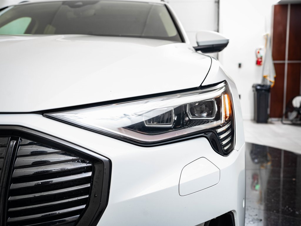Used 2022 Audi e-tron Premium w/ Convenience Plus Package image 17