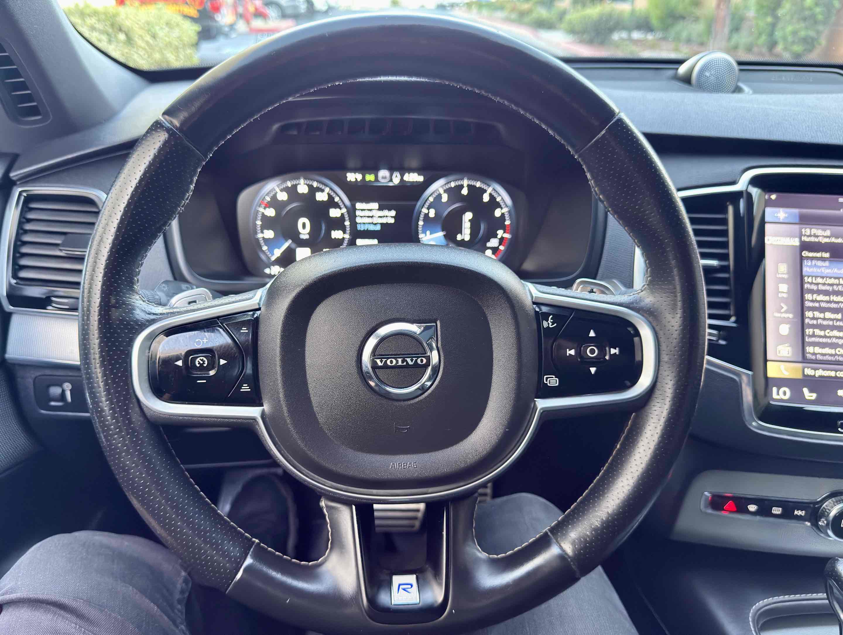 Used 2016 Volvo XC90 T6 R-Design w/ Vision Package image 59