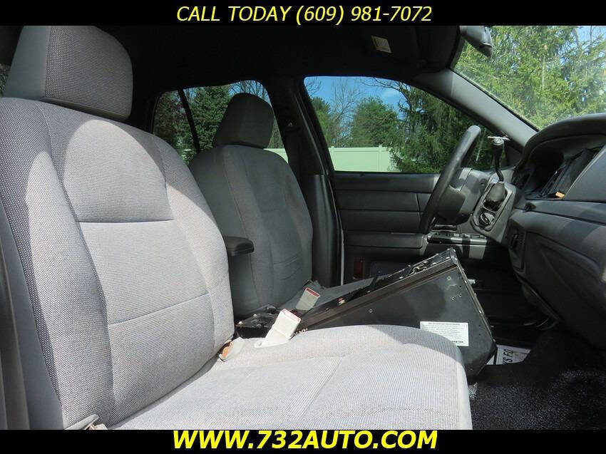 Used 2005 Ford Crown Victoria Police Interceptor RWD image 7