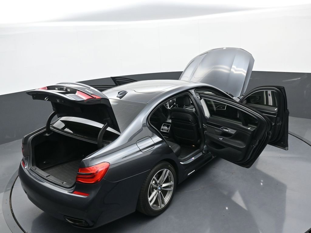 Used 2019 BMW 740i xDrive w/ Executive Package AWD/4WD image 44