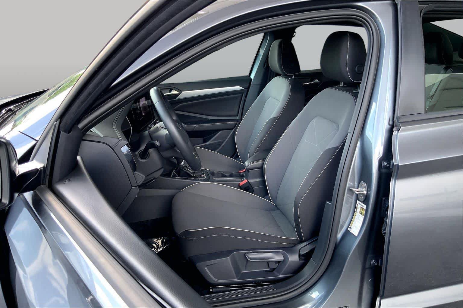 Used 2026 Volkswagen Jetta Sport FWD image 9