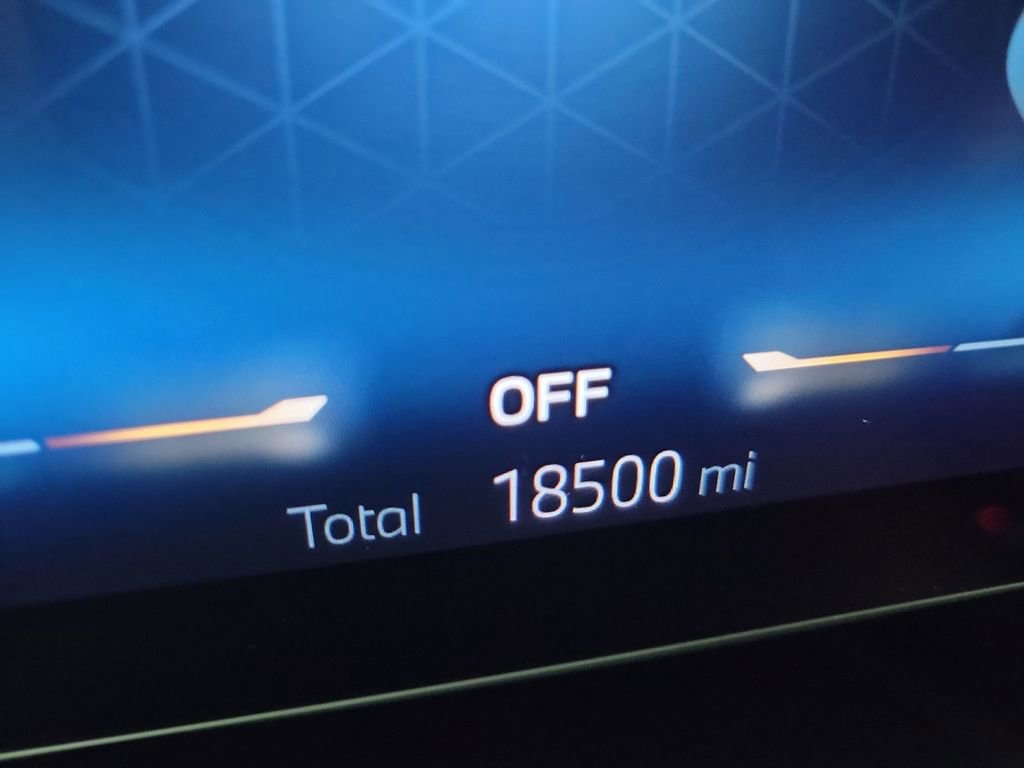 Used 2024 BMW 530i xDrive w/ Premium Package image 18