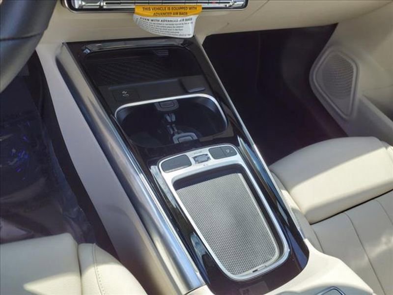 Certified 2025 Mercedes-Benz GLA 250 4MATIC image 23