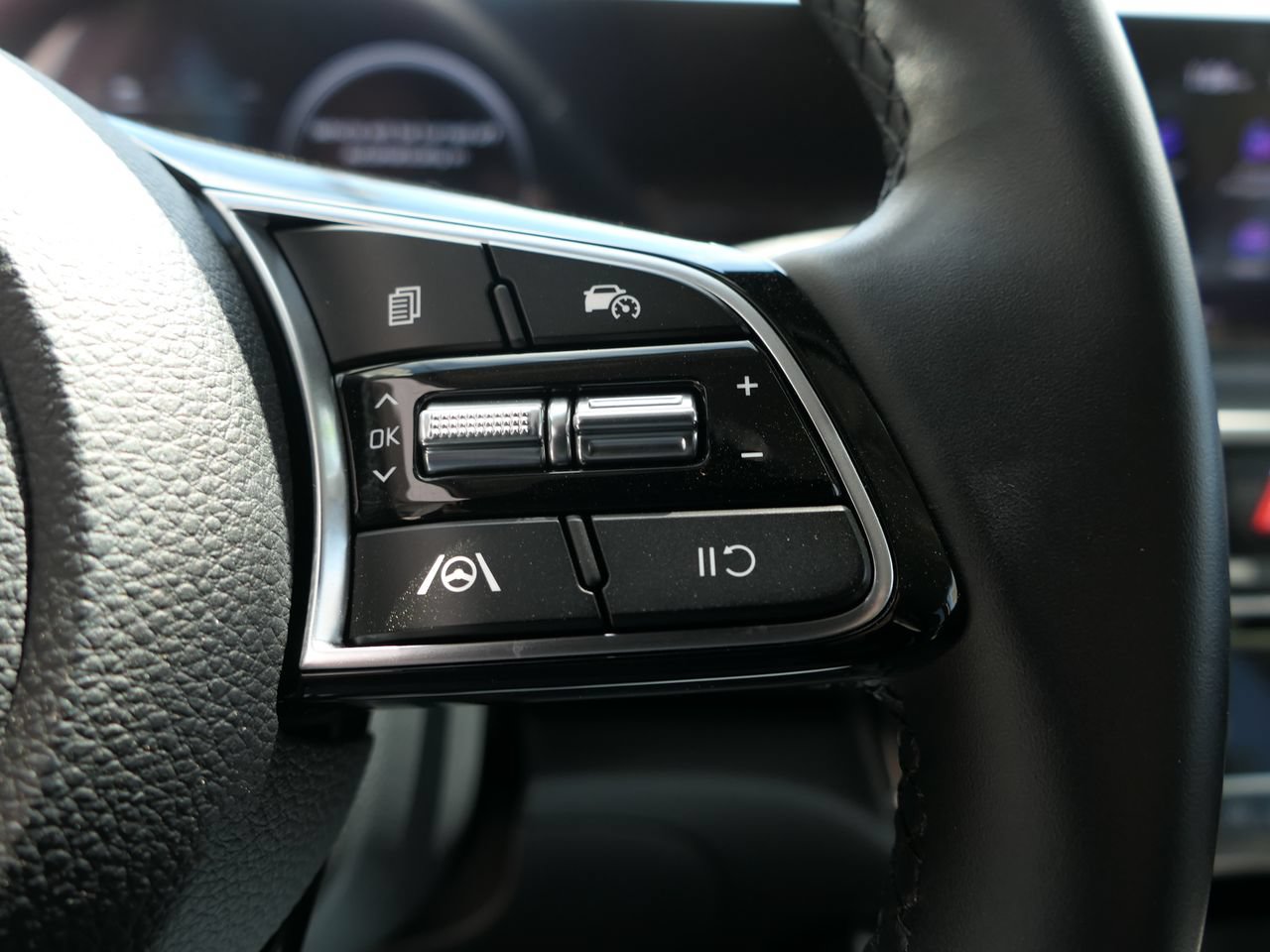 Certified 2025 Kia Seltos X-Line AWD/4WD image 15