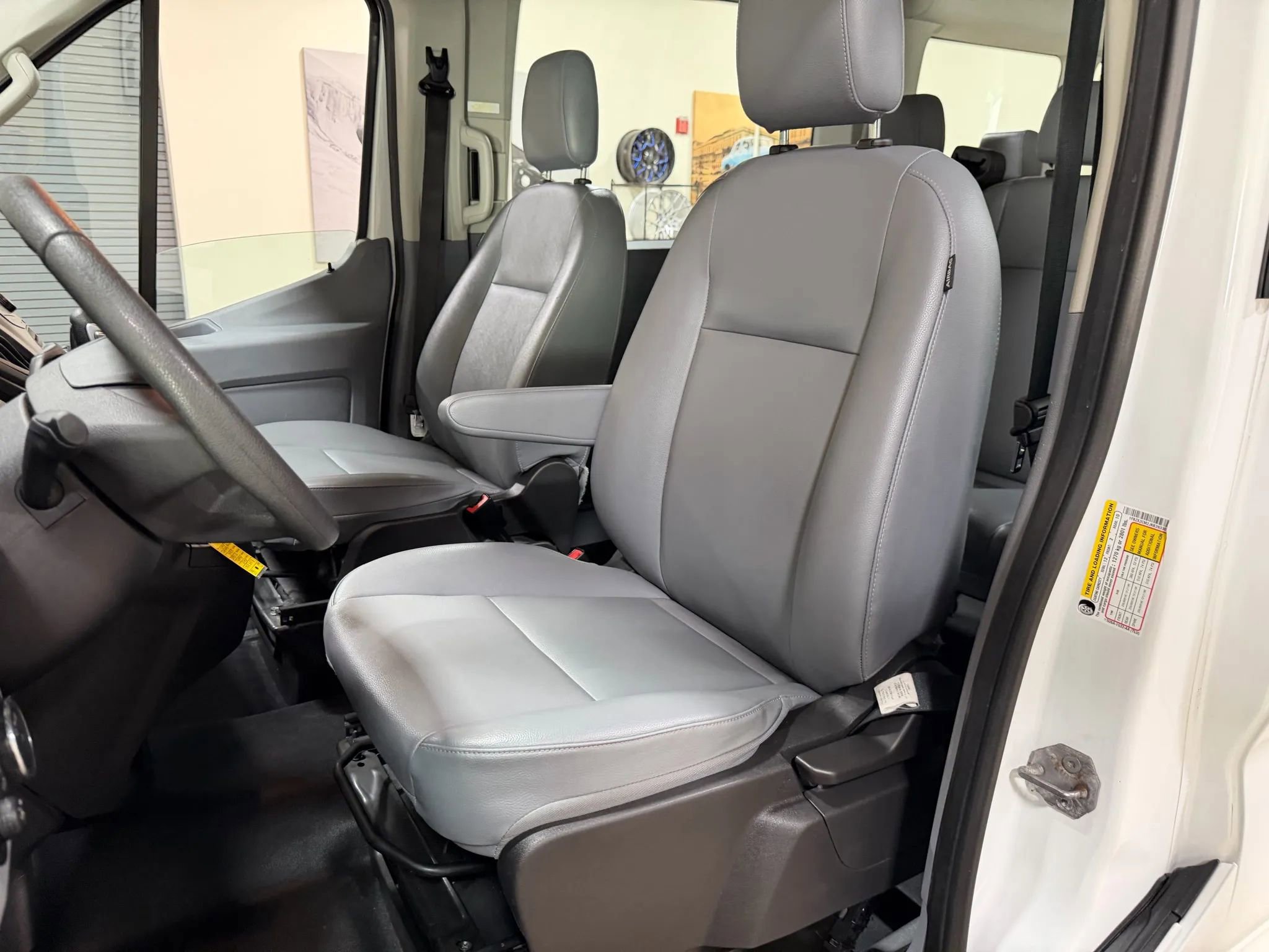 Used 2018 Ford Transit 350 XL image 42