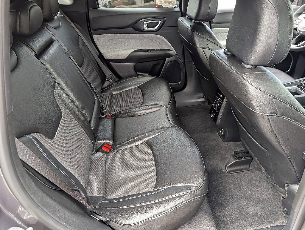 Used 2024 Jeep Compass Latitude AWD/4WD image 21