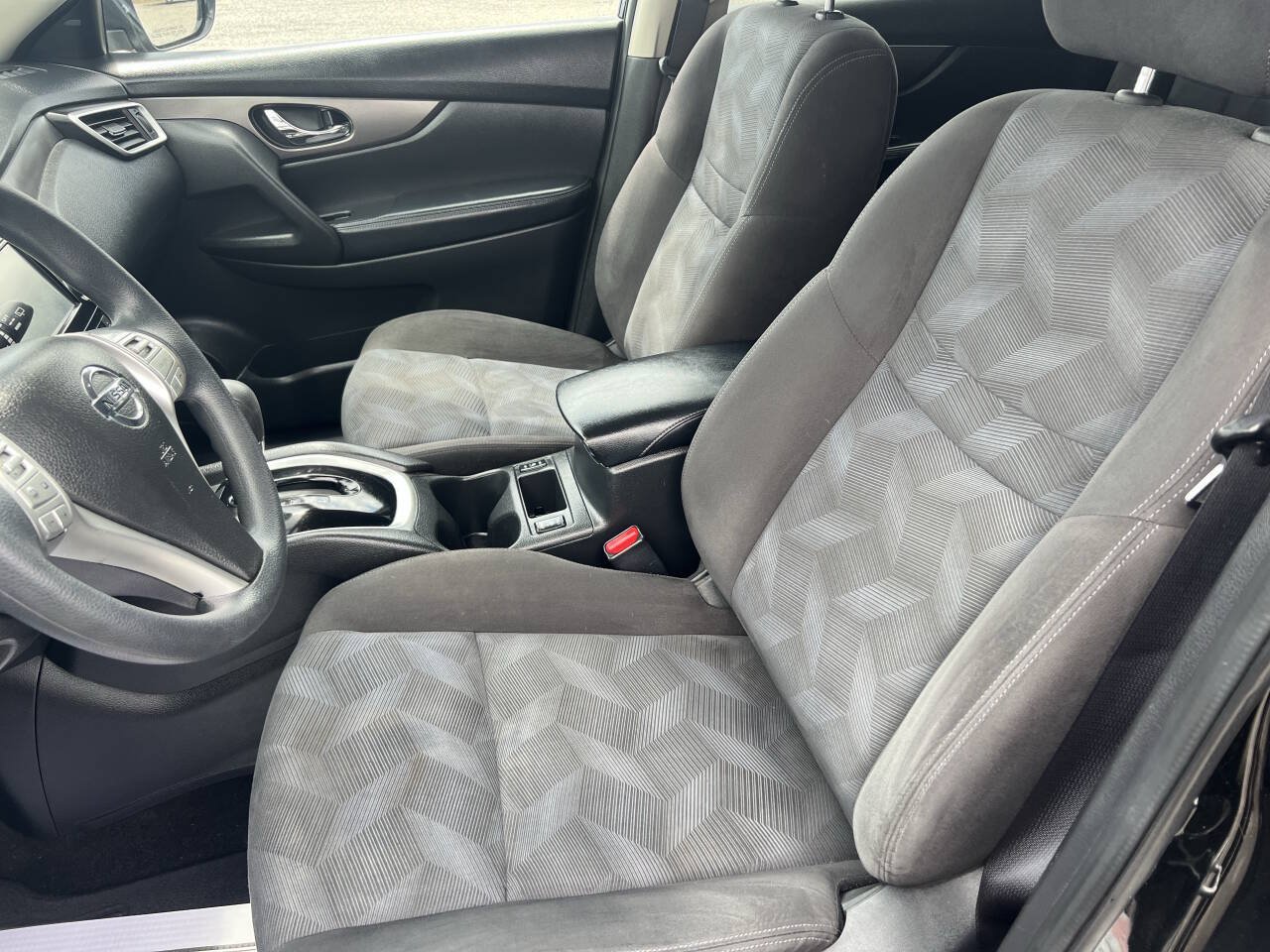 Used 2015 Nissan Rogue SV w/ SV Premium Package FWD image 7