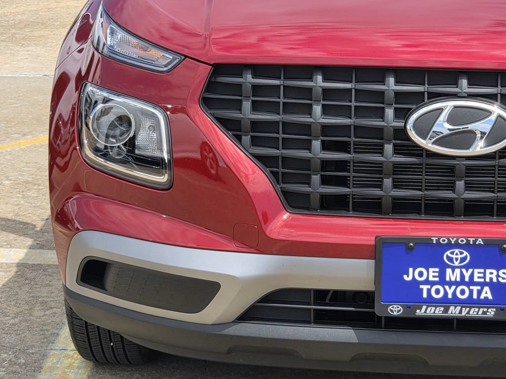 Used 2025 Hyundai Venue SE FWD image 5