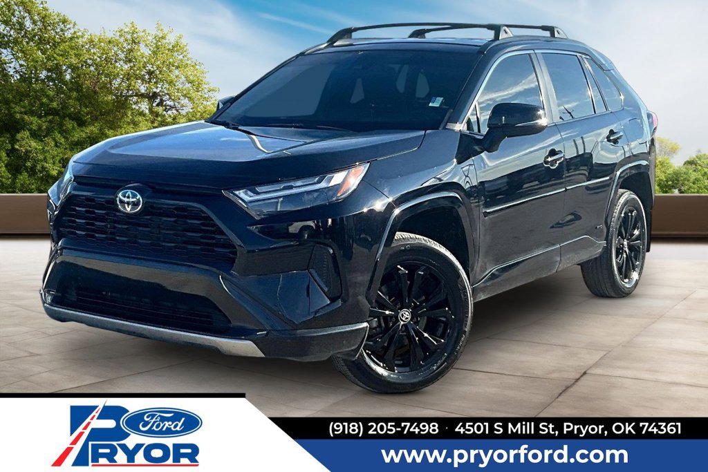 Used 2024 Toyota RAV4 SE AWD/4WD image 1