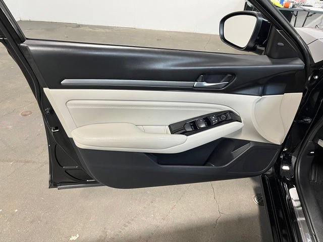 Used 2023 Nissan Altima 2.5 SL FWD image 24