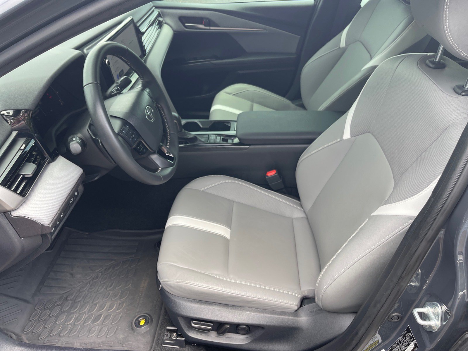 Used 2025 Toyota Camry SE w/ Multimedia Upgrade Package FWD image 10