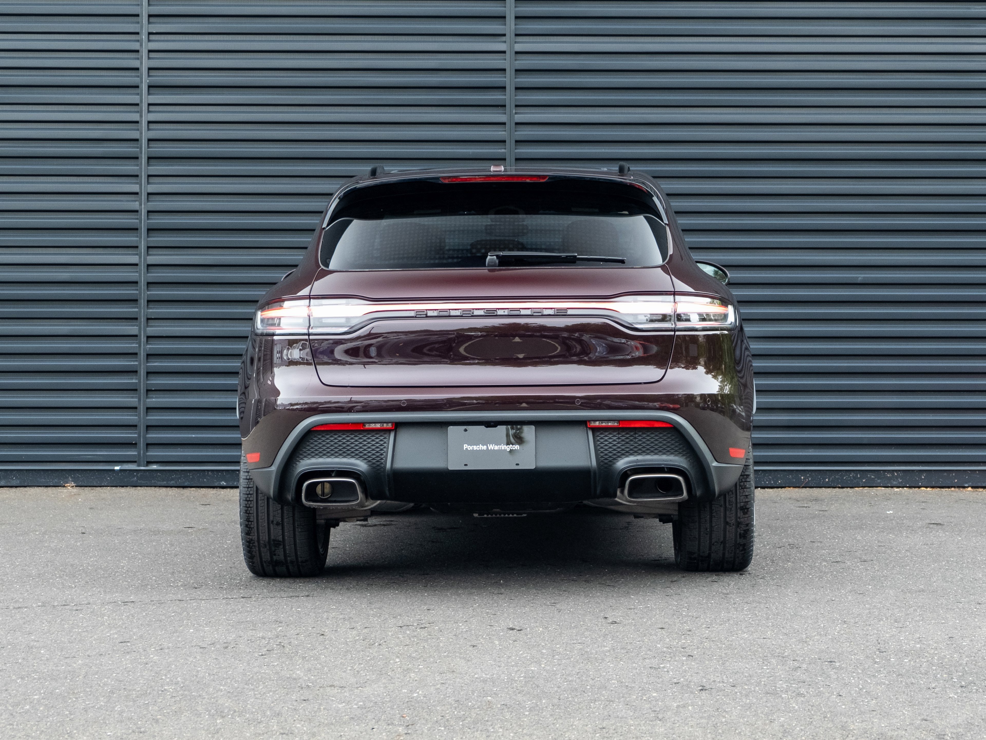 Certified 2025 Porsche Macan image 7