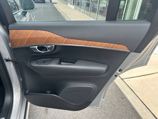 Certified 2025 Volvo XC90 B6 Plus AWD/4WD image 12