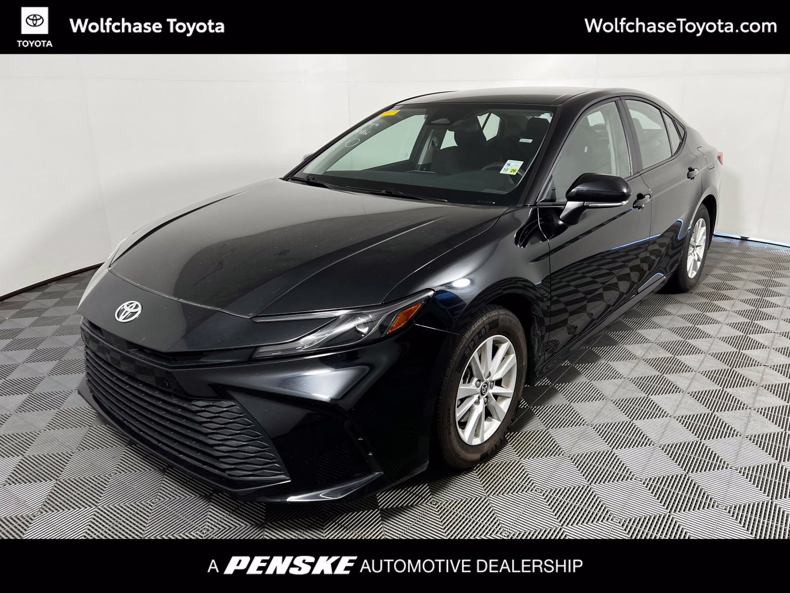 Used 2025 Toyota Camry LE FWD image 1