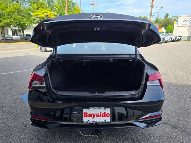 Used 2023 Hyundai Elantra Limited w/ Preferred Accessory Package FWD image 36