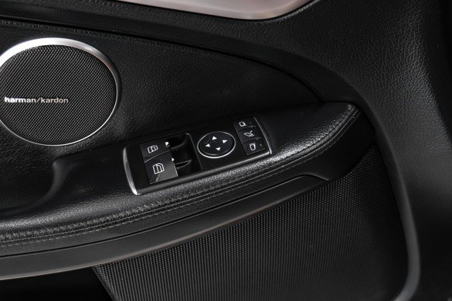 Used 2014 Mercedes-Benz SLK 250 image 40