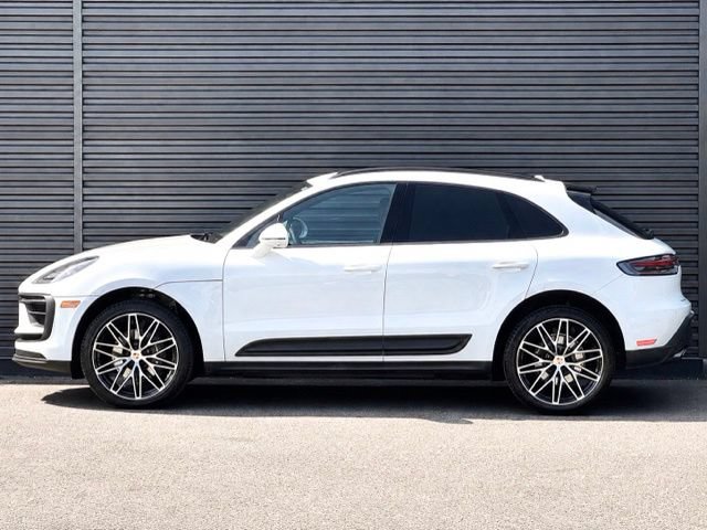 Certified 2026 Porsche Macan AWD/4WD image 2