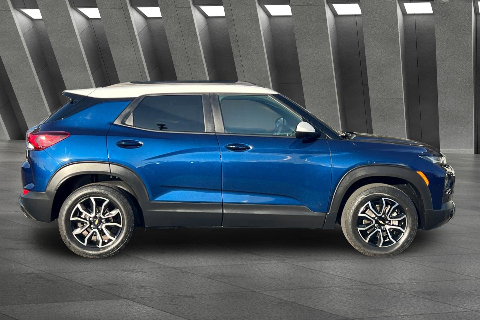 Certified 2022 Chevrolet TrailBlazer ACTIV w/ Technology Package image 3