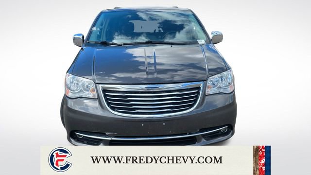 Used 2014 Chrysler Town & Country Touring-L FWD image 5