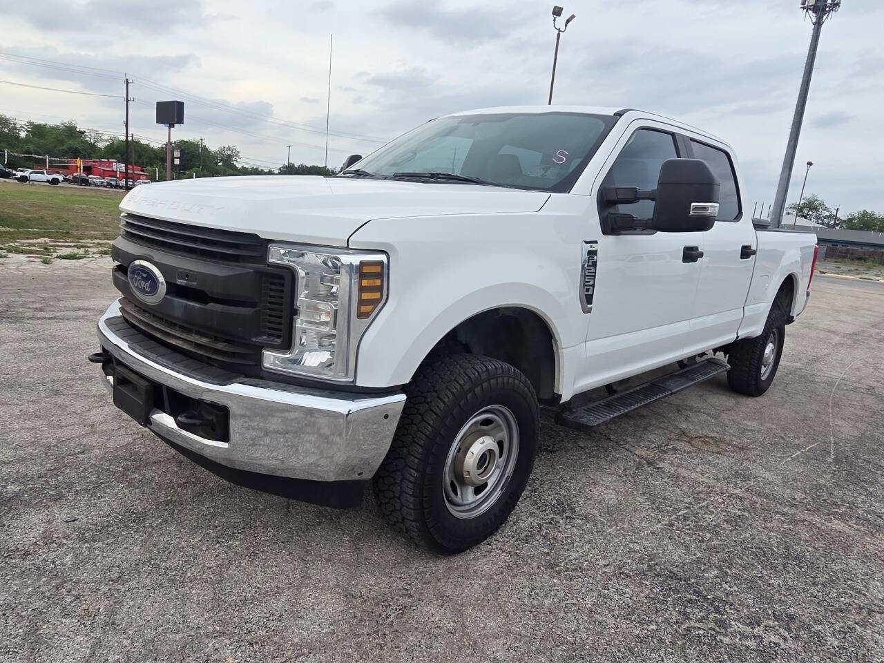 Used 2019 Ford F250 XL w/ Power Equipment Group AWD/4WD image 4