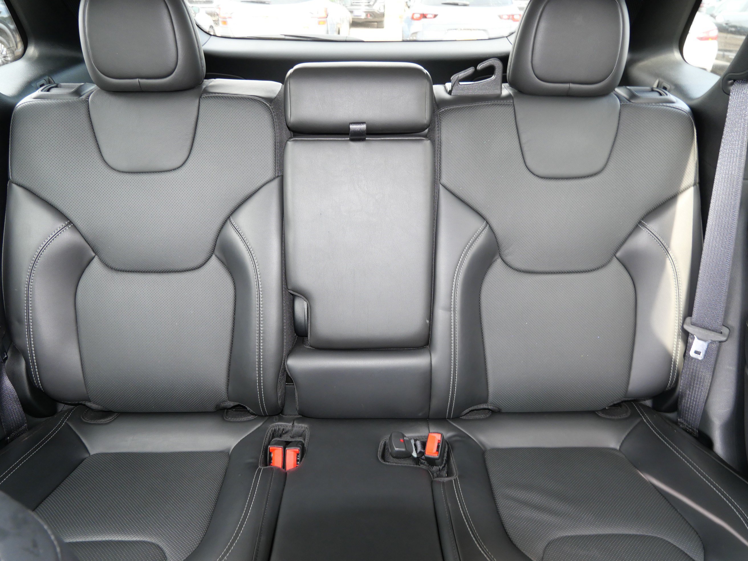 Used 2020 Jeep Cherokee Limited AWD/4WD image 13